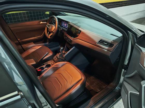 VOLKSWAGEN VIRTUS 1.0 200 TSI HIGHLINE AUTOMÁTICO