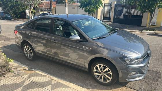 VOLKSWAGEN VIRTUS 1.0 200 TSI HIGHLINE AUTOMÁTICO