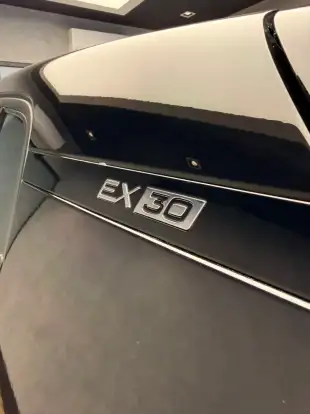 VOLVO-EX30-2024