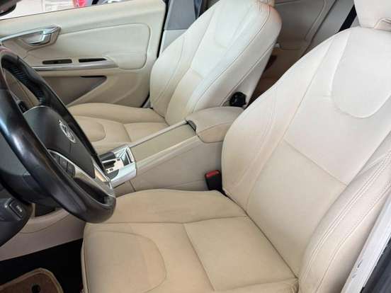 VOLVO-S60-2.0 T5 DYNAMIC GASOLINA 4P AUTOMÁTICO VOLVO-S60-2012