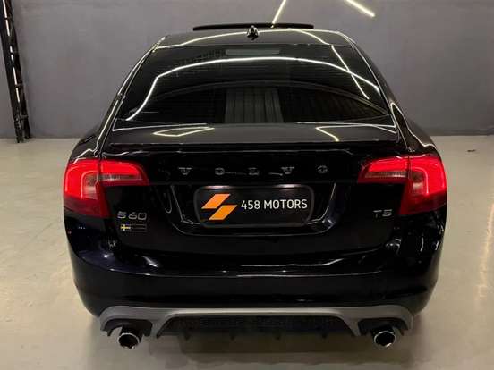 VOLVO-S60-2.0 T5 R DESIGN 16V TURBO GASOLINA 4P AUTOMÁTICO VOLVO-S60-2014
