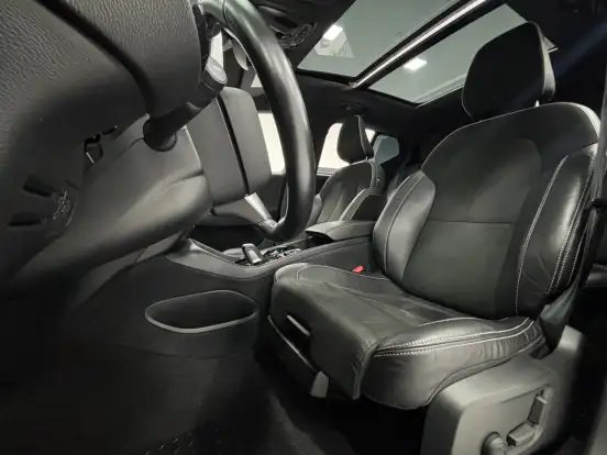VOLVO-XC40-2021