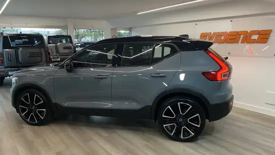 VOLVO-XC40-2019