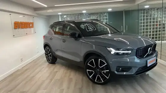 VOLVO-XC40-2019