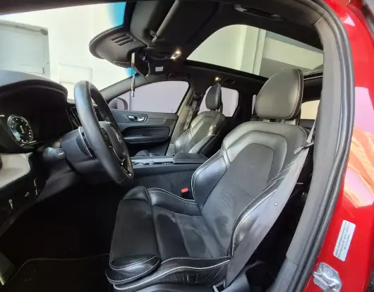 VOLVO-XC60-2018