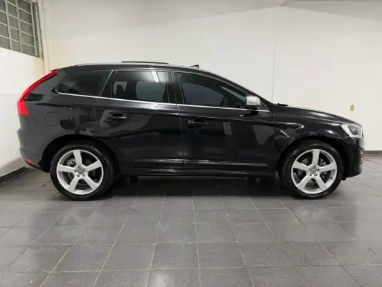 VOLVO-XC60-2.0 T5 R DESIGN TURBO GASOLINA 4P AUTOMÁTICO VOLVO-XC60-2013