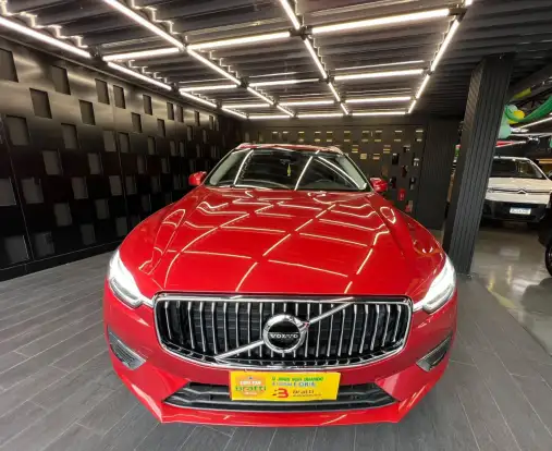 VOLVO-XC60-2020