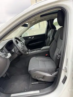 VOLVO-XC60-2025