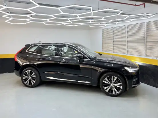 VOLVO-XC60-2021