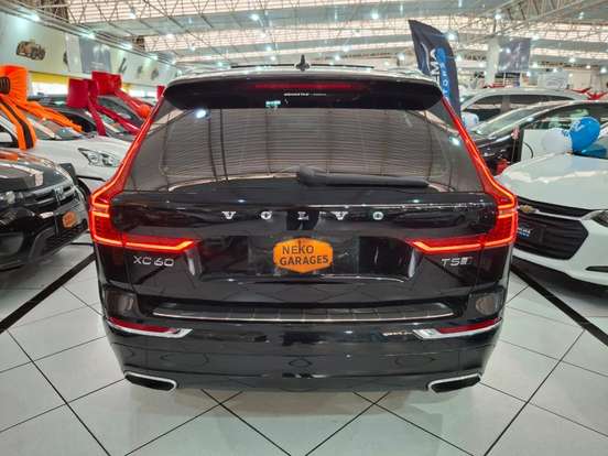 VOLVO-XC60-2018