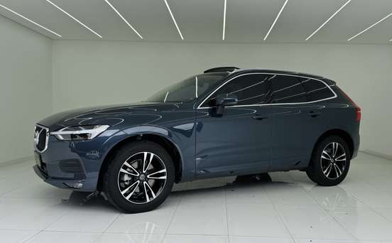 VOLVO-XC60-2.0 T5 GASOLINA MOMENTUM AWD GEARTRONIC VOLVO-XC60-2019