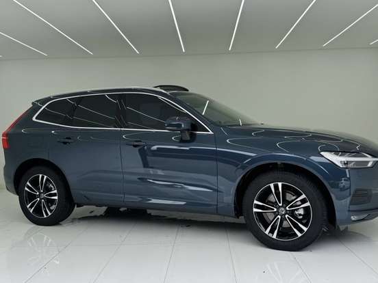 VOLVO-XC60-2.0 T5 GASOLINA MOMENTUM AWD GEARTRONIC VOLVO-XC60-2019