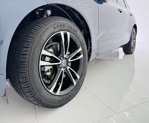 VOLVO-XC60-2019