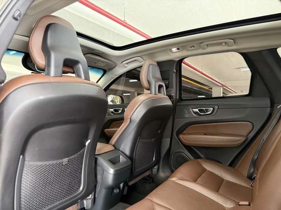 VOLVO-XC60-2018