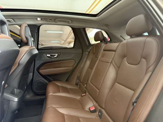 VOLVO-XC60-2.0 T5 GASOLINA MOMENTUM AWD GEARTRONIC VOLVO-XC60-2018
