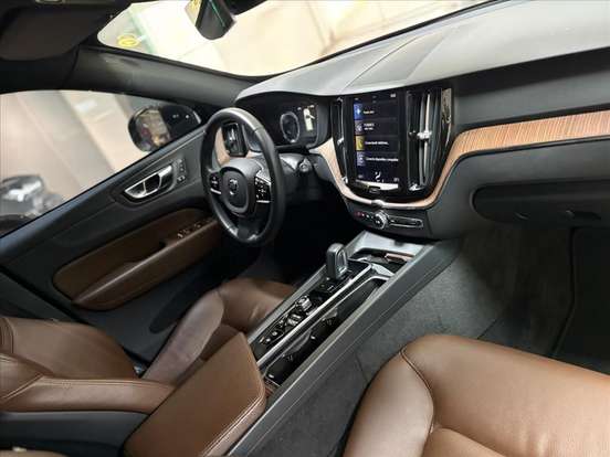 VOLVO-XC60-2.0 T8 HYBRID MOMENTUM AWD GEARTRONIC VOLVO-XC60-2021
