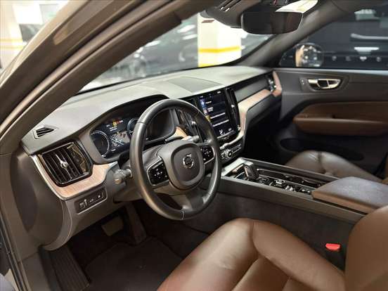 VOLVO-XC60-2.0 T8 HYBRID MOMENTUM AWD GEARTRONIC VOLVO-XC60-2021