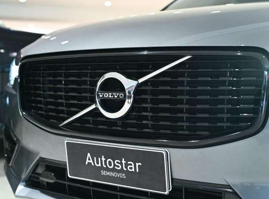 VOLVO-XC60-2021