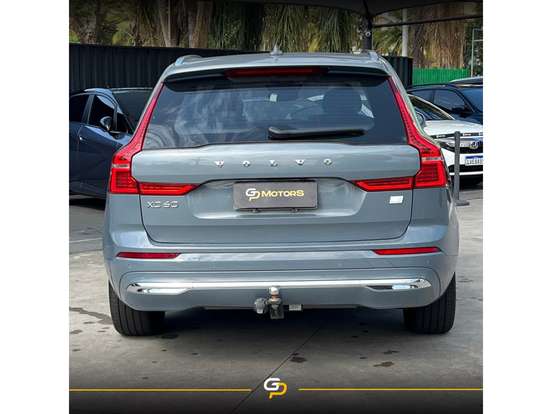 VOLVO-XC60-2022