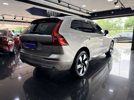 VOLVO-XC60-2024