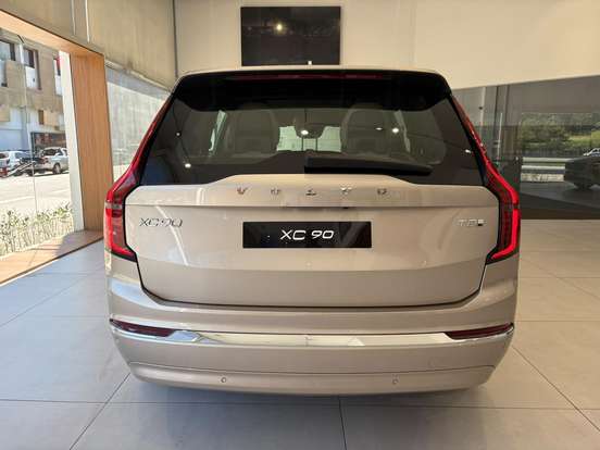 VOLVO-XC90-2026
