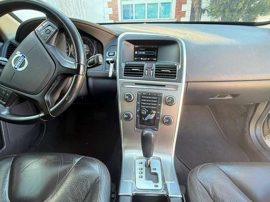 VOLVO-XC60-2.0 T5 COMFORT FWD TURBO GASOLINA 4P AUTOMÁTICO VOLVO-XC60-2012