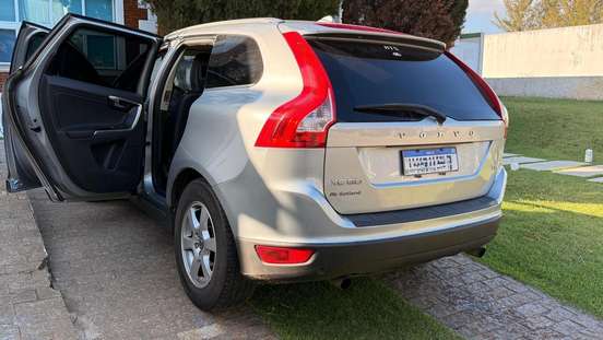 VOLVO-XC60-2012
