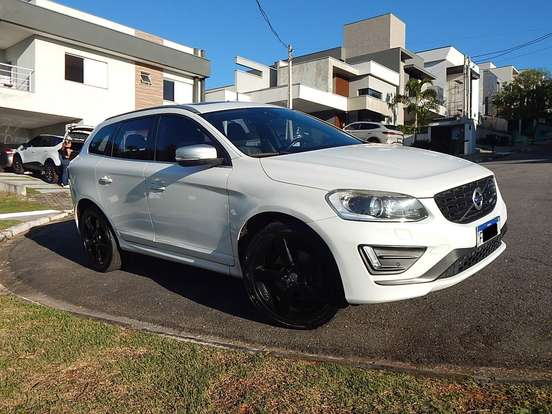 VOLVO-XC60-2014