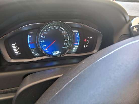 VOLVO-XC60-2014