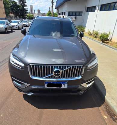 VOLVO-XC90-2023