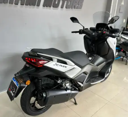 YAMAHA-XMAX 250 CONNECTED ABS-2025