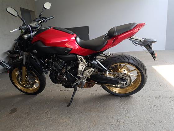 YAMAHA MT-07 