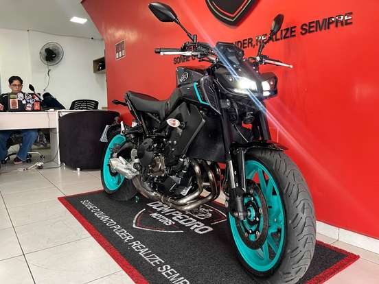 YAMAHA-MT-09-2024