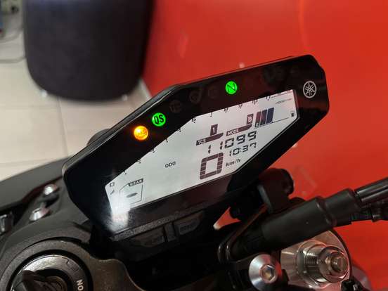 YAMAHA-MT-09-2024