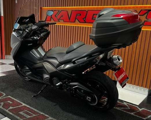YAMAHA-TMAX-2014