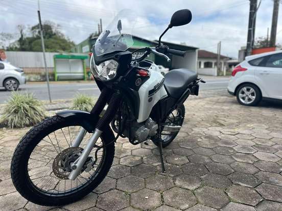 YAMAHA-XTZ 250 TÉNÉRÉ YAMAHA-XTZ 250 TÉNÉRÉ-2015