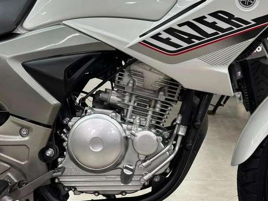 YAMAHA-YS 250 FAZER YAMAHA-YS 250 FAZER-2015
