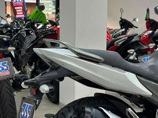 YAMAHA-YS 250 FAZER YAMAHA-YS 250 FAZER-2015