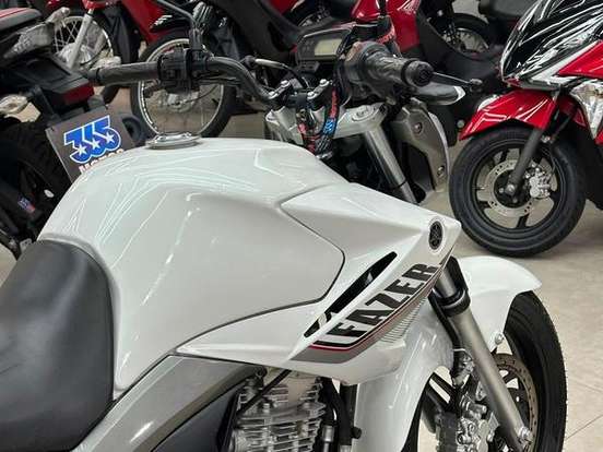 YAMAHA-YS 250 FAZER YAMAHA-YS 250 FAZER-2015