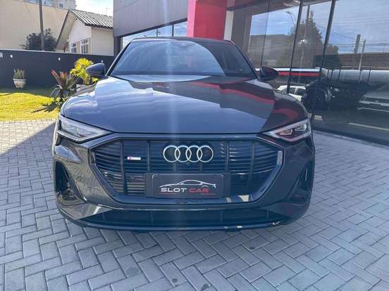AUDI-E-TRON-2022