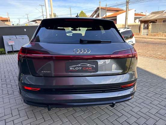 AUDI-E-TRON-ELÉTRICO PERFORMANCE BLACK QUATTRO AUDI-E-TRON-2022