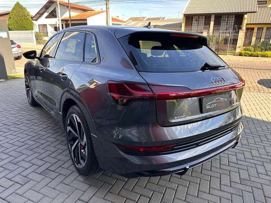 AUDI-E-TRON-ELÉTRICO PERFORMANCE BLACK QUATTRO AUDI-E-TRON-2022