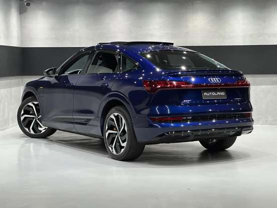 AUDI-E-TRON-2021