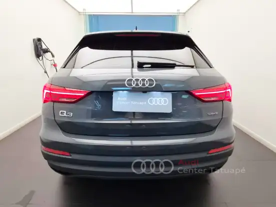 AUDI-Q3-2024