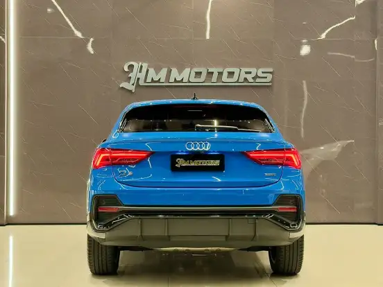 AUDI-Q3-2022