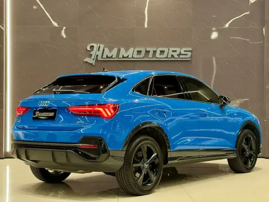 AUDI-Q3-2022