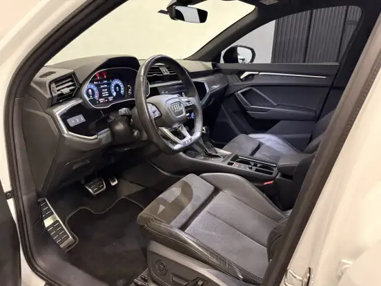 AUDI-Q3-2022