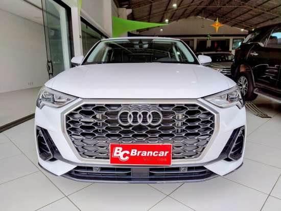 AUDI-Q3-2022
