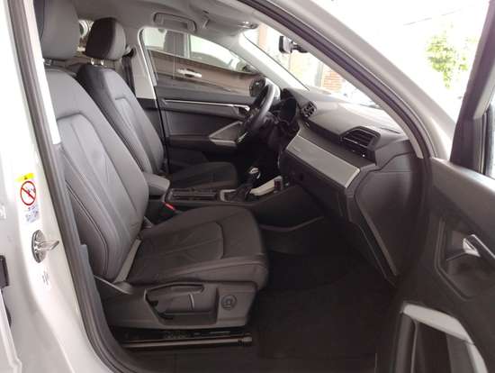 AUDI-Q3-2022