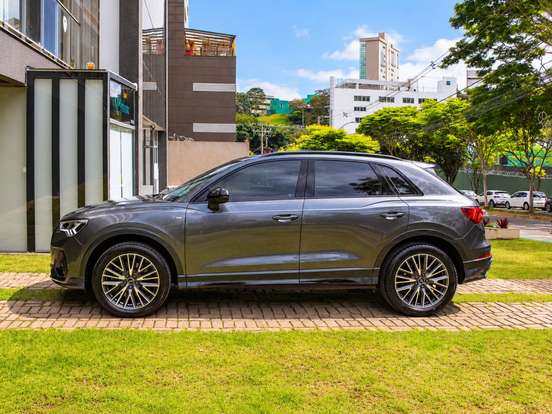 AUDI-Q3-2.0 40 TFSI GASOLINA PERFORMANCE BLACK QUATTRO TIPTRONIC AUDI-Q3-2023